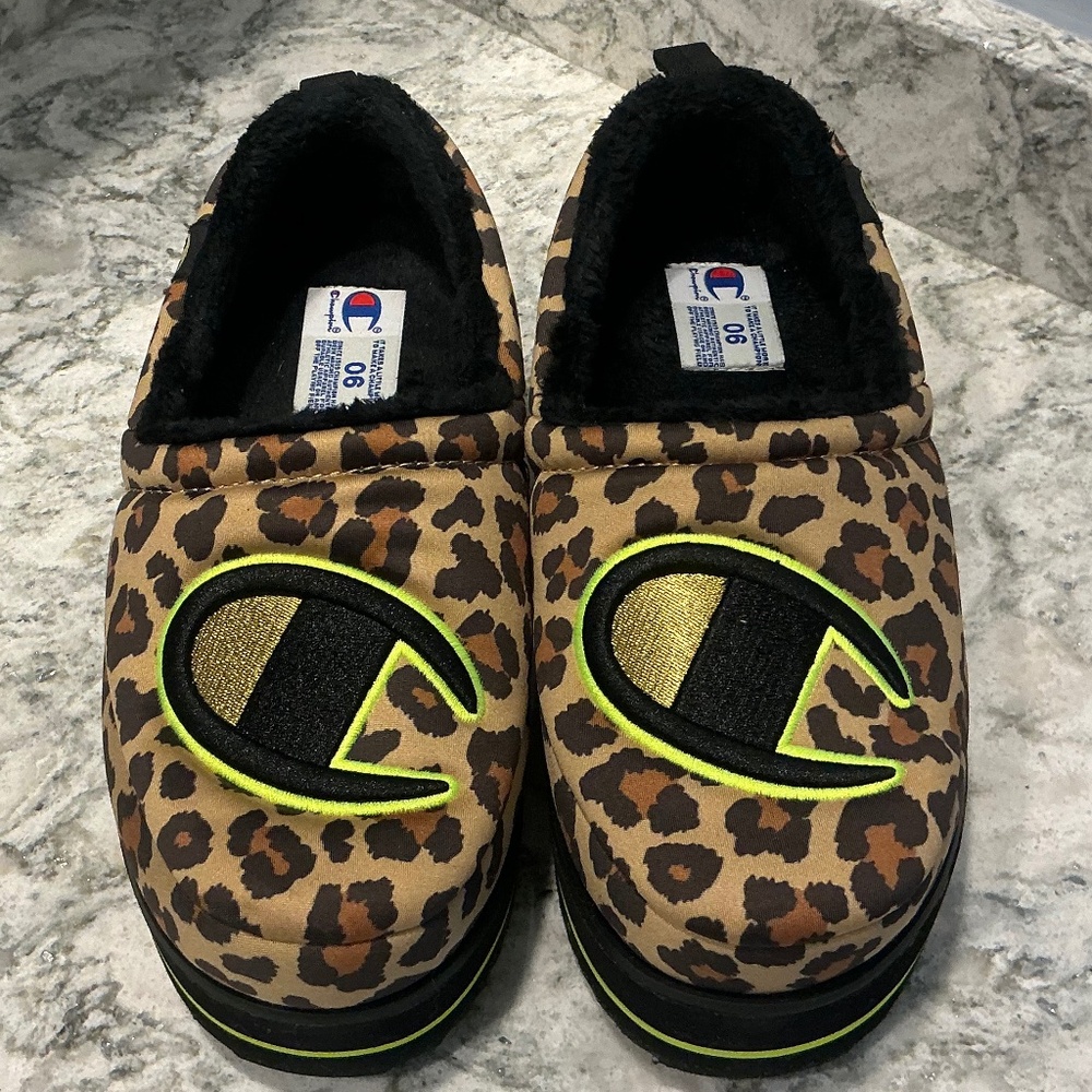 NEW Champion Hot Stuff Platform Leopard Print Slipper Shoes size 6